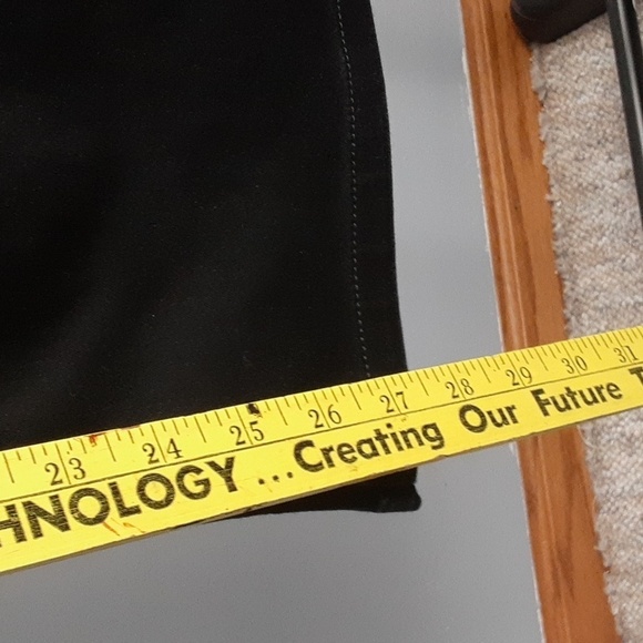 Jones New York Black Gramercy Curvy Bootcut Jeans - Picture 8 of 11